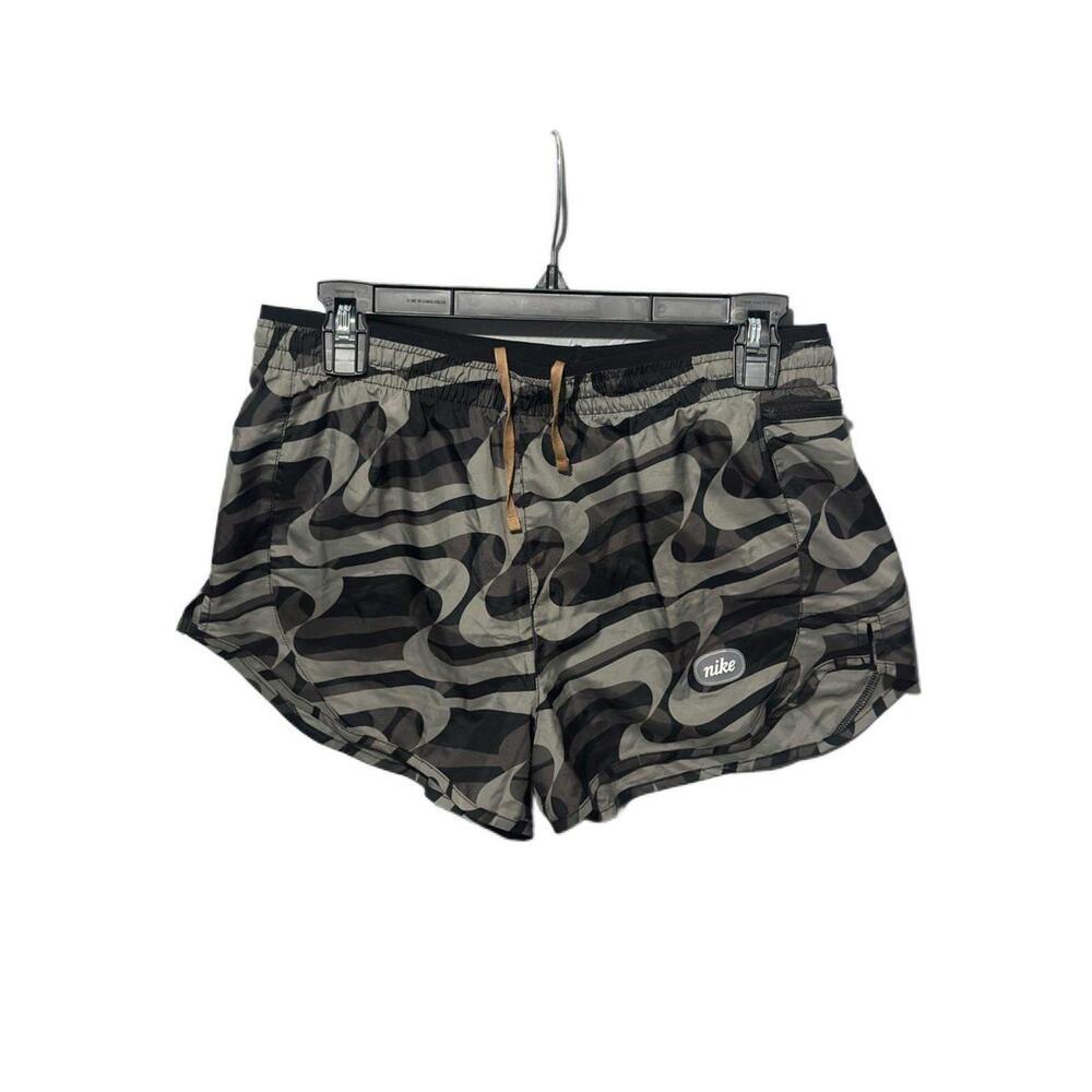 Nike Women's Medium Dri-FIT Icon Clash Tempo Luxe Running Shorts
